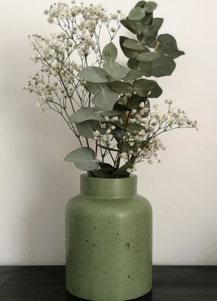 Concrete vase for flowers6 photo
