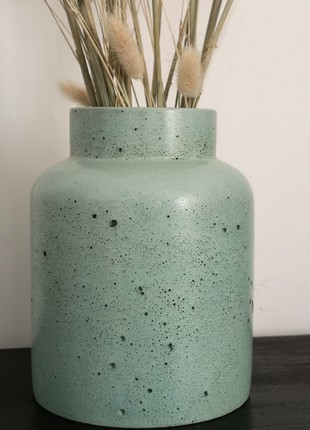 Concrete vase for flowers5 photo