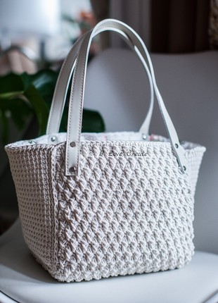 White crochet tote bag with eco-leather handles1 photo