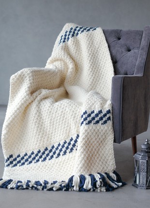 Knit blanket white Wool knit throw Striped  dark blue