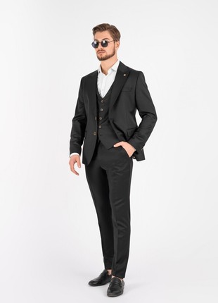Men's three-piece suit, single-breasted, black