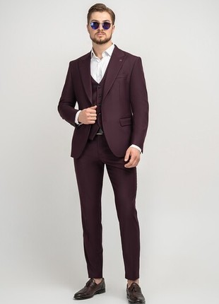 Single-breasted men's burgundy three-piece suit1 photo