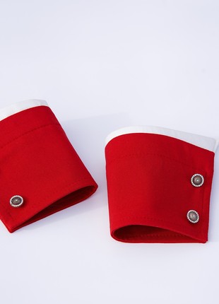 Red cuffs "BLACK TIE"  decorated with buttons