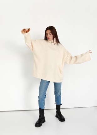 Oversized sweater with raw edges4 photo
