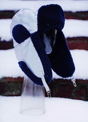 "Ushki" cap