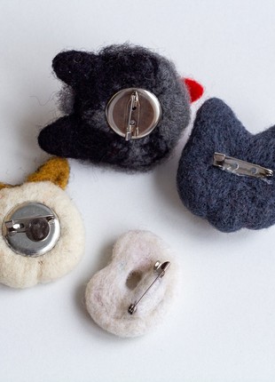 Wool Brooch "Wolf"3 photo