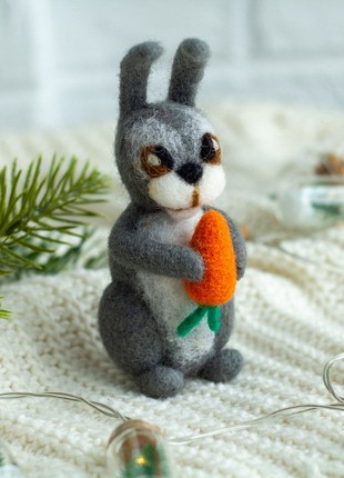 Felted rabbit6 photo
