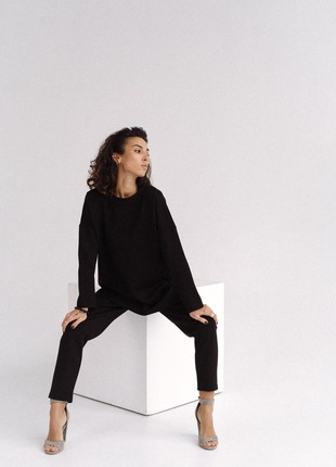 Total Black Suit2 photo