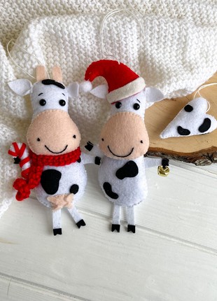 Christmas cows ornament