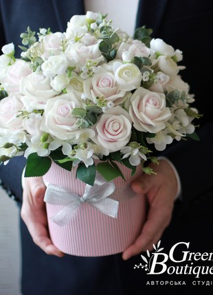 Luxurious interior bouquet of soap roses1 photo