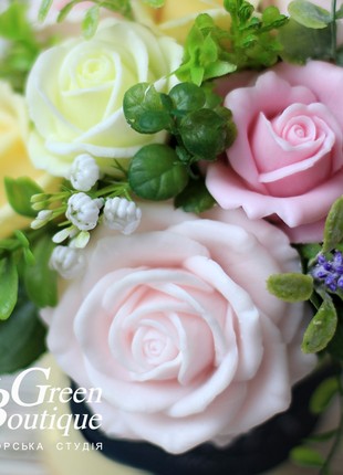 A luxurious interior bouquet of soap roses5 photo