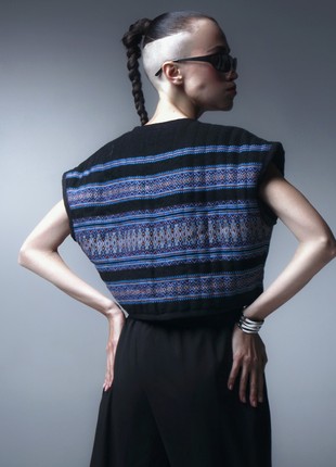 Embroidered short vest1 photo