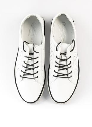 White men's shoes made of genuine leather. choose summer white men's sneakers Kadar 3594 photo
