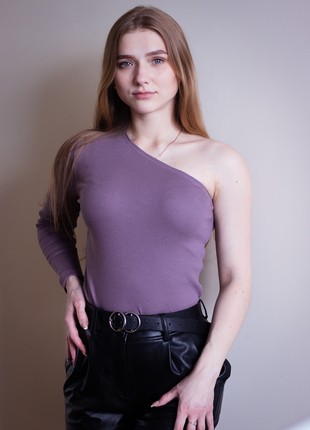 Asymmetrical knitted sweater1 photo