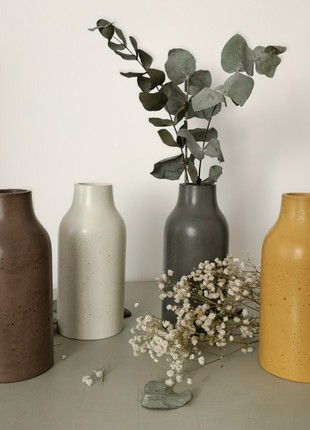 White modern concrete vase2 photo