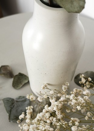 White modern concrete vase6 photo