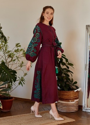 Dress "Richelieu" with colored embroidery