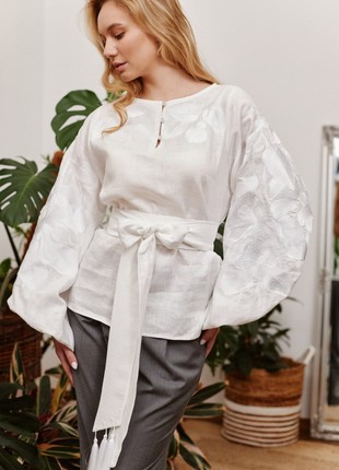 Blouse with white embroidery and belt1 photo