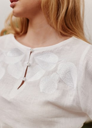 Blouse with white embroidery and belt4 photo