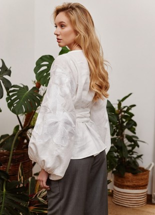 Blouse with white embroidery and belt2 photo
