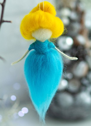 Patriotic amulet "Ukraine" dolls made of wool2 photo