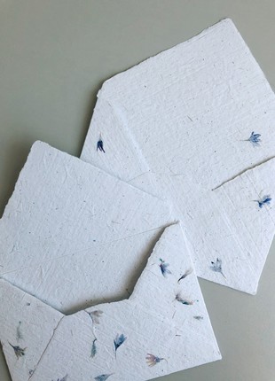 Set of 3 handmade envelopes with cornflower petals 13x18 cm. Recycled paper envelopes for wedding invitations4 photo