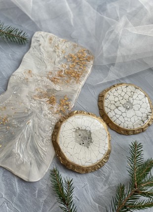 Decorative dishes made of epoxy resin