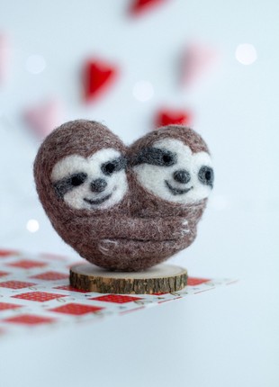 Valentine's Day gift Wool sloths on a wooden stand2 photo