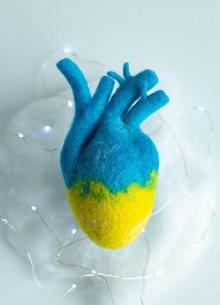 Anatomical heart "With Ukraine in the heart" in the color of the Ukrainian blue-yellow flag4 photo