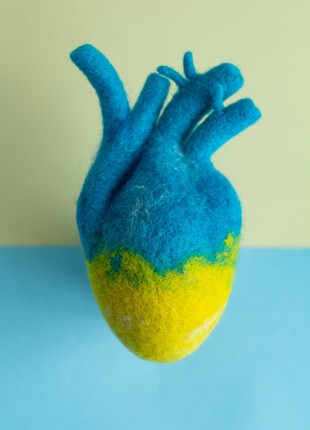 Anatomical heart "With Ukraine in the heart" in the color of the Ukrainian blue-yellow flag3 photo