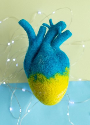 Anatomical heart "With Ukraine in the heart" in the color of the Ukrainian blue-yellow flag7 photo