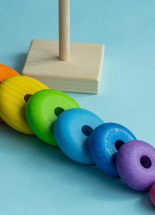 Montessori ring stacker Wooden Pyramid4 photo