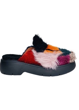 Handcrafted shoes Faux fur sabo