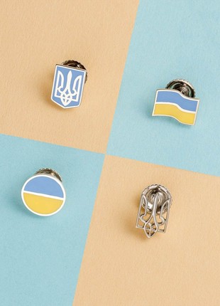 Ukraine flag silver icon. Article number: 6100455106012 photo