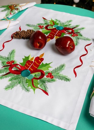 HISTROV New Year and Christmas table set with embroidery, mini runner and napkins. White