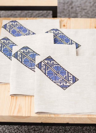 Napkins with embroidery HISTROV 5 pcs white with a pattern