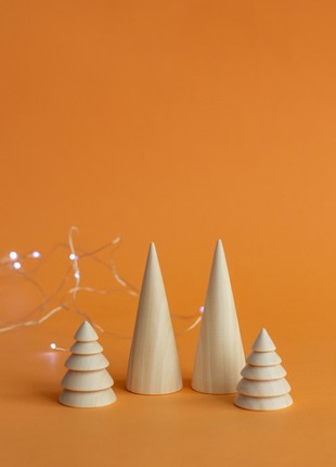 A set of wooden Christmas trees