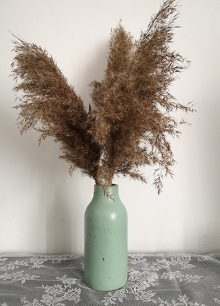 Modern concrete vase1 photo
