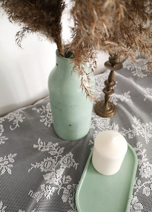 Modern concrete vase9 photo