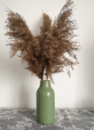 Green modern concrete vase