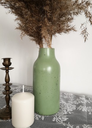 Green modern concrete vase7 photo