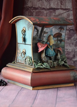 Alice in Wonderland mantel clock - mini chest of drawers3 photo
