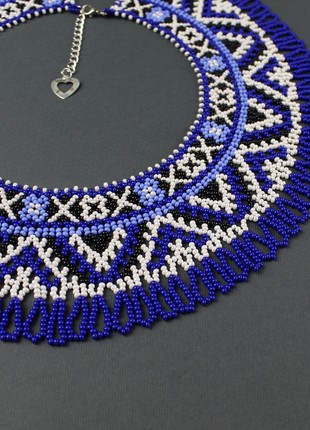 Blue and white beaded necklace3 photo