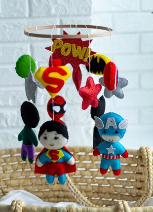 Musical baby mobile with bracket "Superheroes"