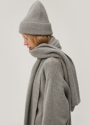 Knitted grey cashmere beanie hat with lapel