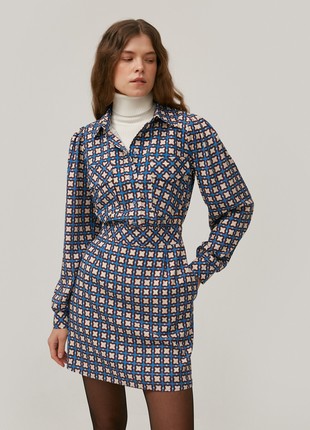 Blue short tencel dress with shirt collar in geometric print