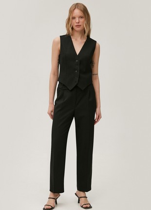 Tapered black pants made of suiting fabric with wool
