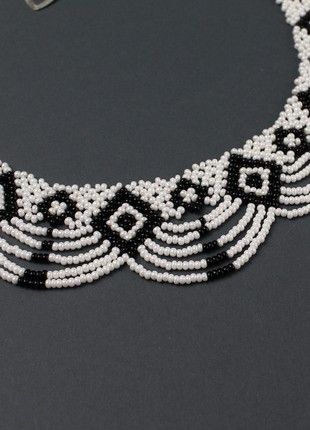 Black and white beaded necklace3 photo