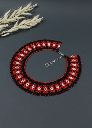 Red and black beaded necklace1 photo