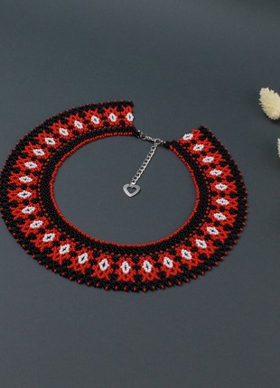 Red and black beaded necklace4 photo